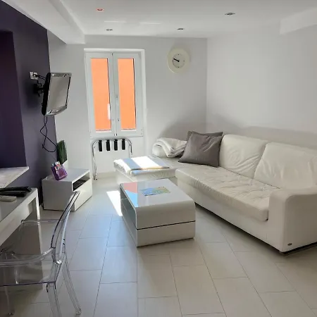 Apartment Costantini 10 *
