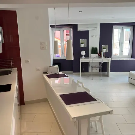 Costantini 10 Apartment